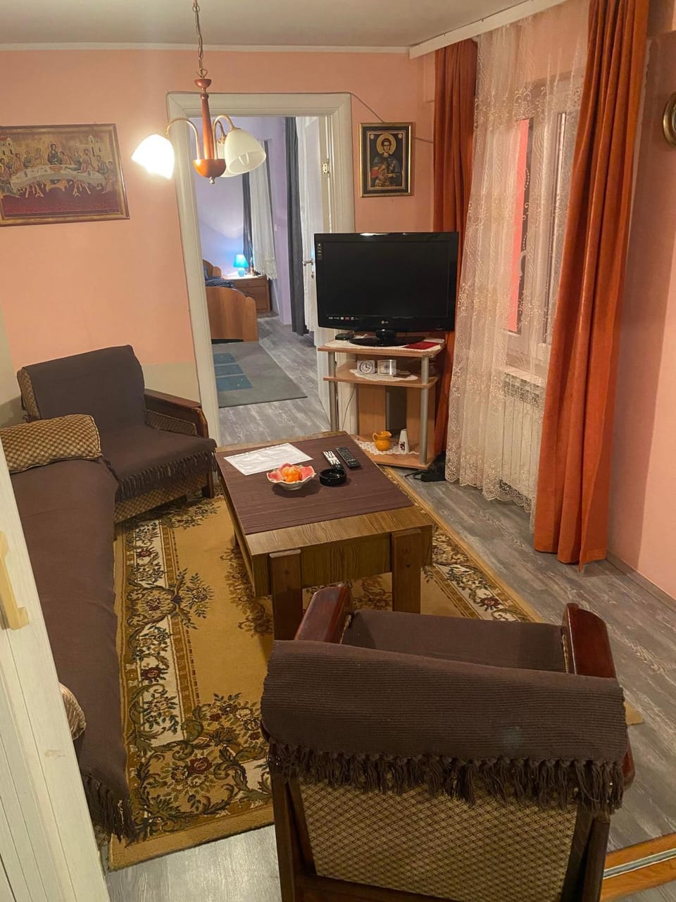 Communal lounge/ TV room, Living room, Seating area