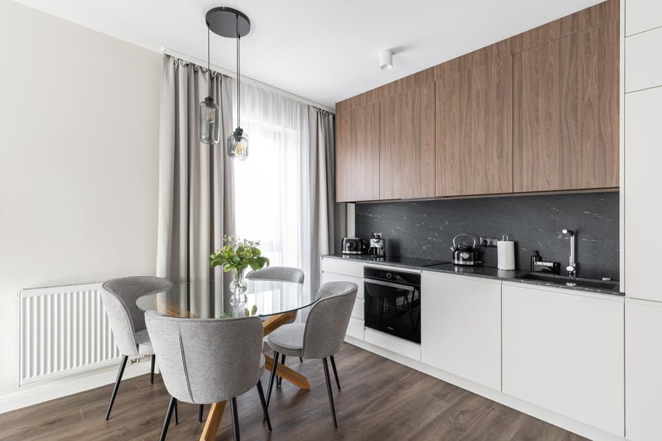 Coffee/tea facilities, Kitchen or kitchenette, Dining area, dishwasher, oven, stove