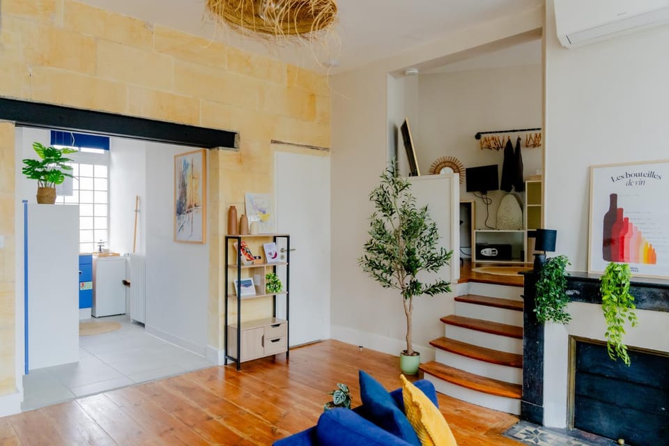 Kitchen or kitchenette, Living room, Seating area