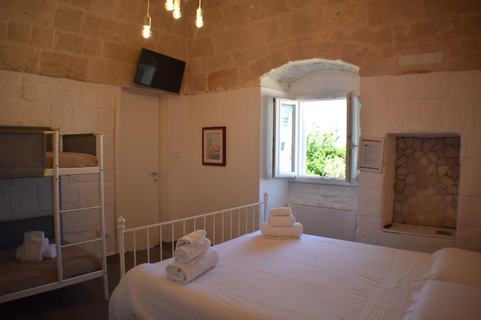 TV and multimedia, Bedroom, towels
