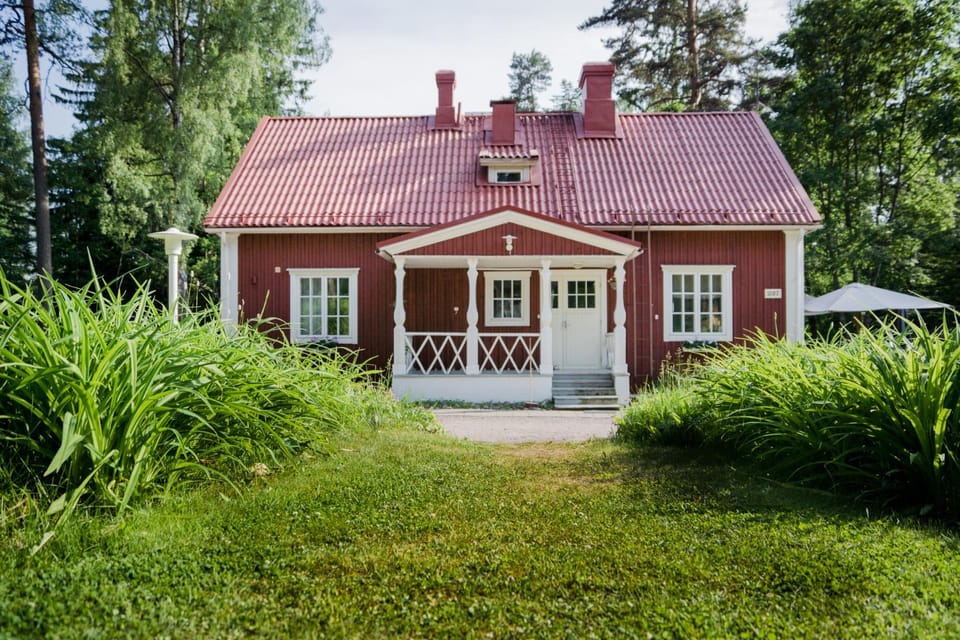 Property building, Facade/entrance, Garden, Garden view