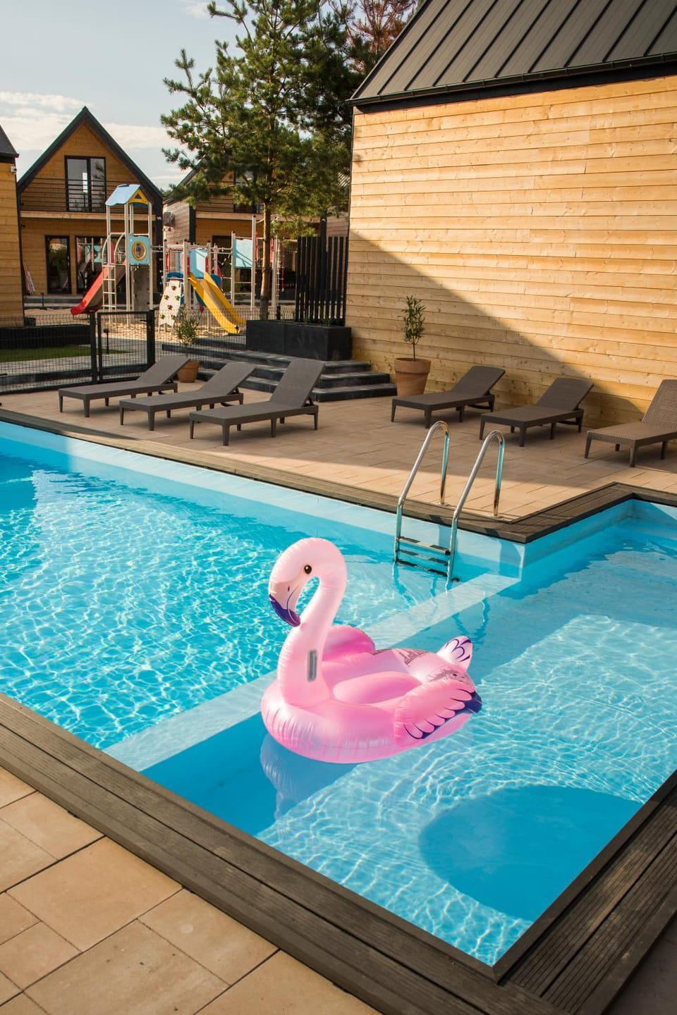 Swimming pool, Swimming pool