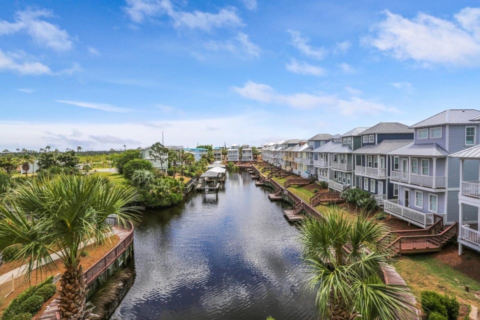 Waterside Village Condo 203 by Pristine Properties Vacation Rentals Apartment in Mexico Beach