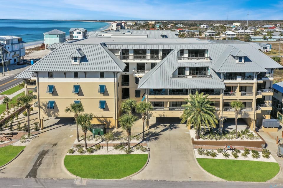 Club at Mexico Beach 2J by Pristine Properties Vacation Rentals Apartment in Mexico Beach