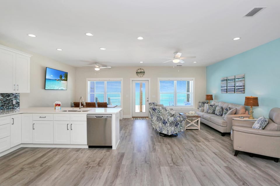 Beach Fantasies B by Pristine Properties Vacation Rentals House in Mexico Beach
