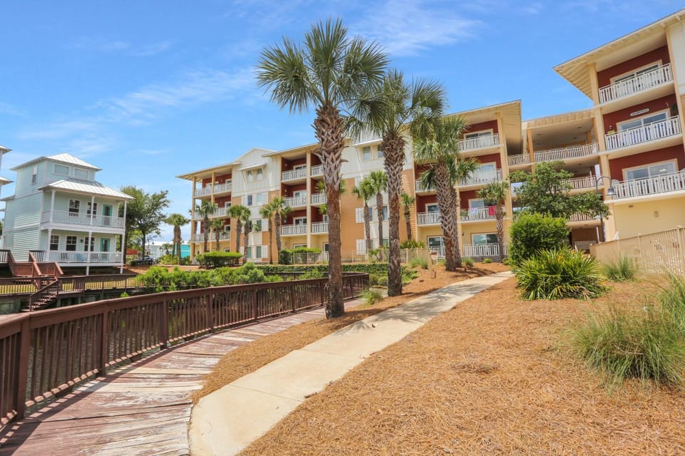 Waterside Village Condo 302 by Pristine Properties Vacation Rentals Apartment in Mexico Beach
