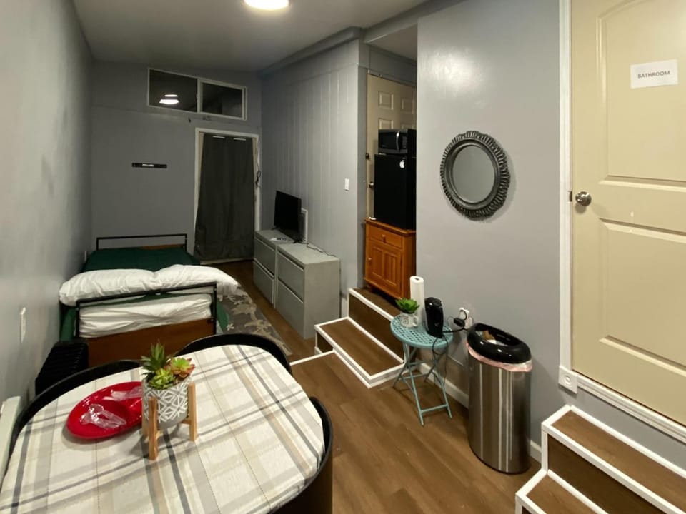 Adorable Studio in SF, near Daly City BART Apartment in Daly City