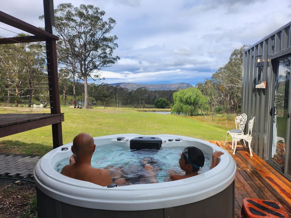 Delightful Container House with Views Farm Stay in Hartley