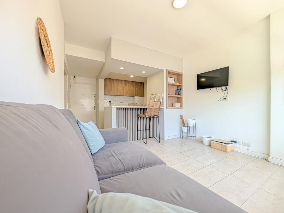 TV and multimedia, Kitchen or kitchenette, Living room, Seating area, Dining area, minibar, oven, pet friendly, stove