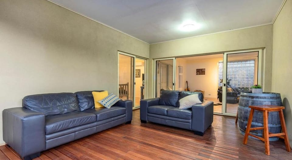 Seabreeze - Minutes from the Beach House in Melbourne