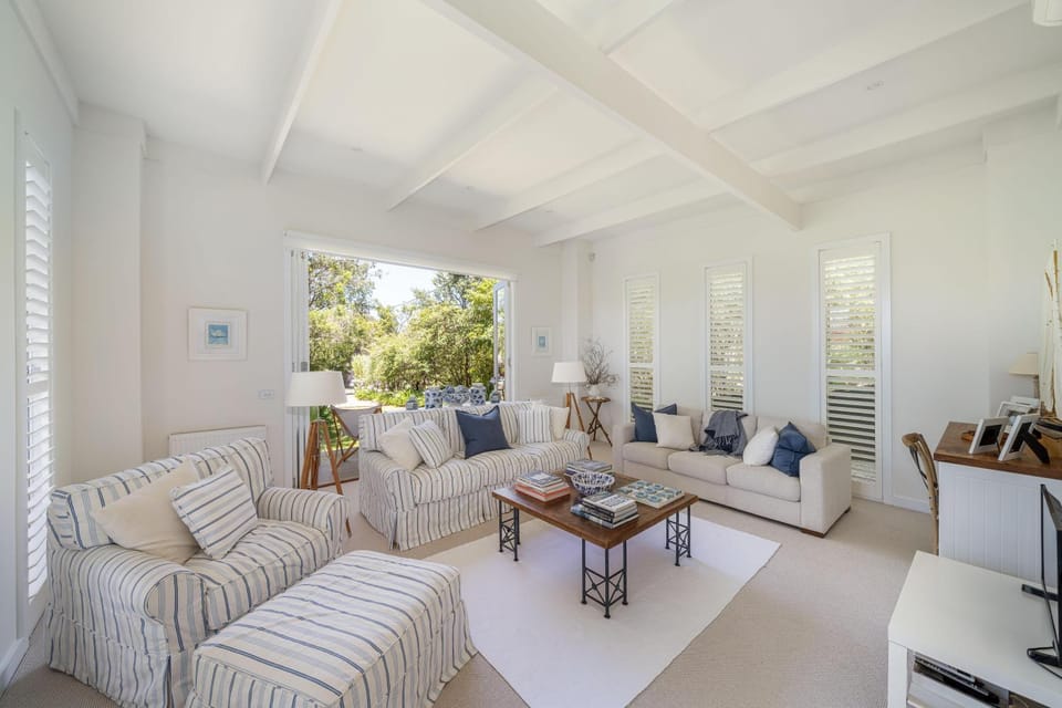 Gorgeous Bay views, sure to impress House in Melbourne Road
