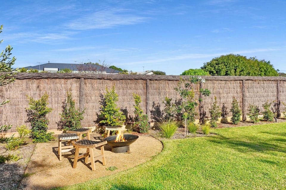 Oceanside Lifestyle moments to Village House in Portsea