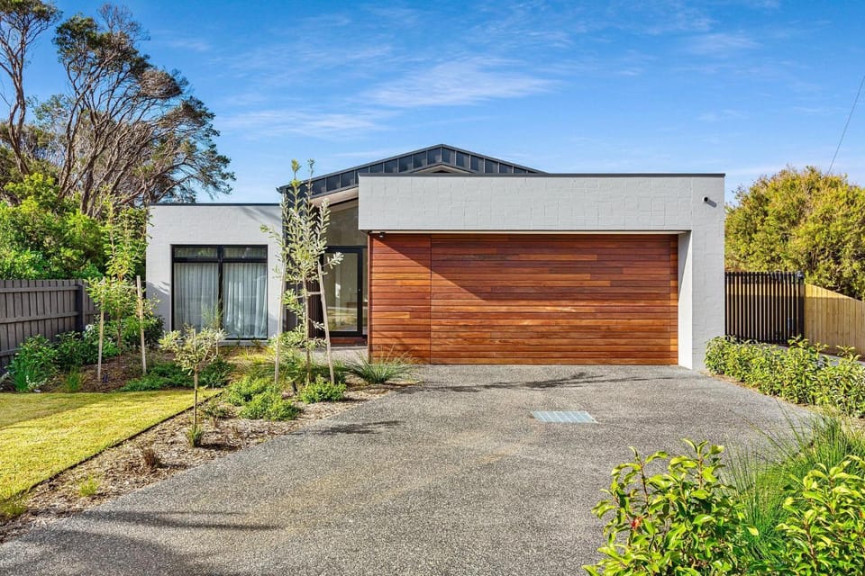 Oceanside Lifestyle moments to Village House in Portsea
