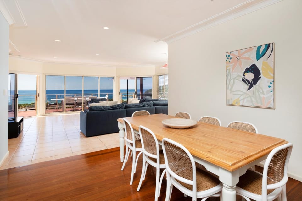 Living room, Dining area, Sea view