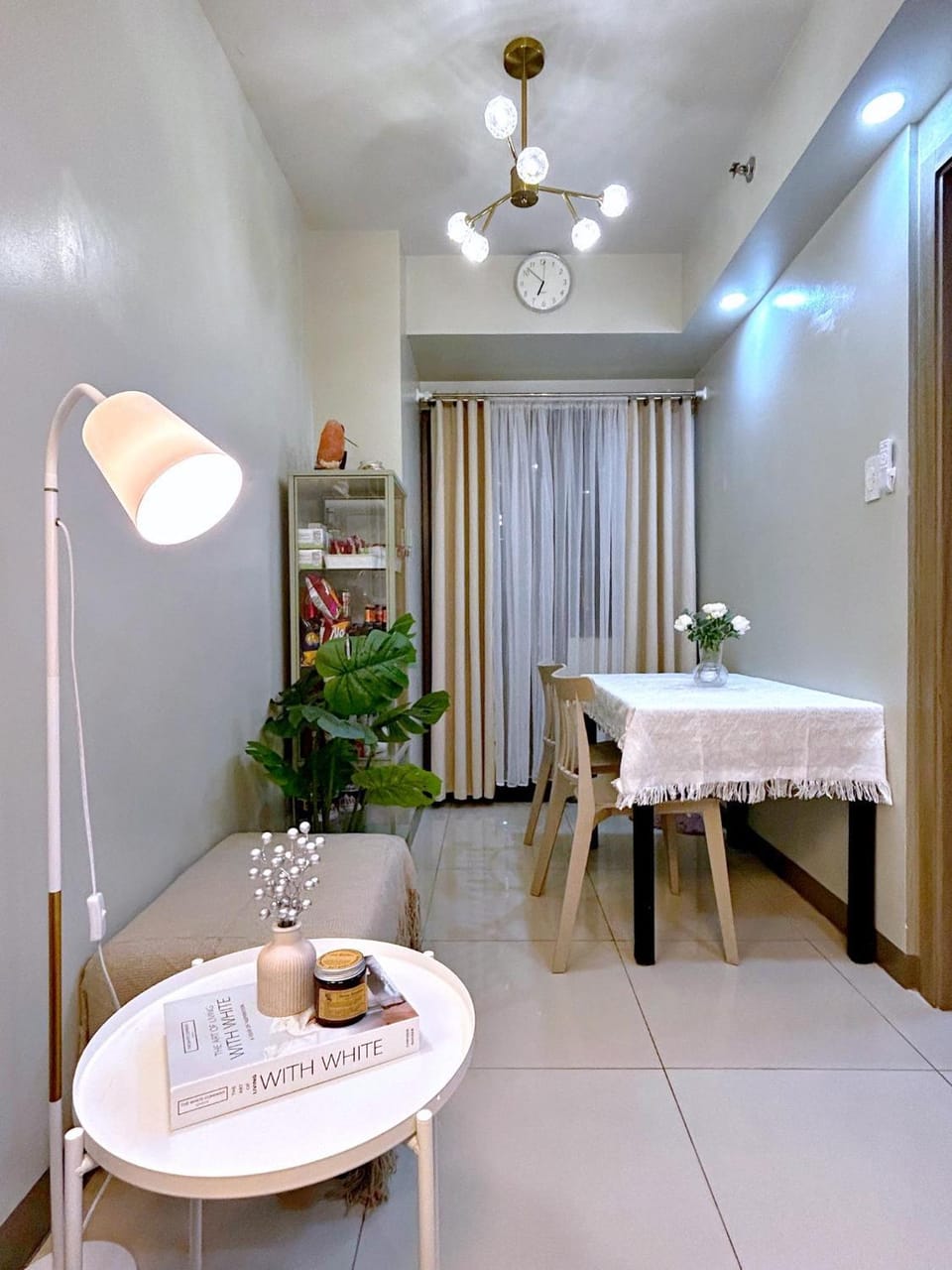 Cozypura Staycation near MOA, Airport , with free fast WIFI, Netflix and pay parking Apartment hotel in Pasay
