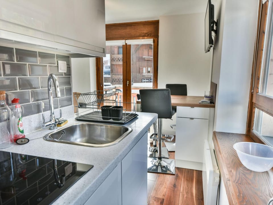 Studio Cabine Rénové Centre Village - 28m² - Balcon - 3 Pers - Parking - Les Gets - FR-1-685-9 Cabin in Les Gets