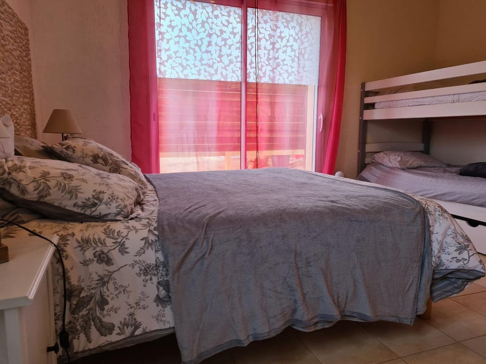Maison rénovée avec jardin partagé de 2000m² à 1,3 km de la plage Clemenceau, idéale pour 4 personnes - FR-1-426-510 House in Pays de la Loire