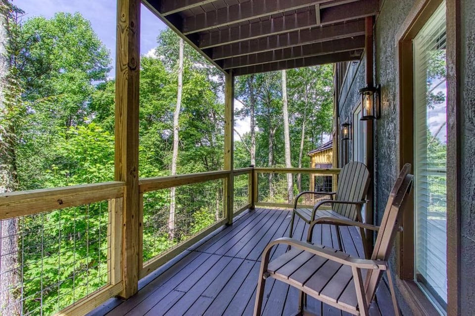Smoky Vista Retreat Chalet in Gatlinburg