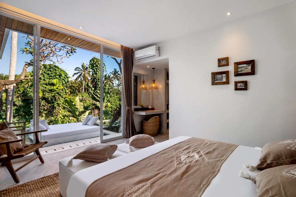 Bed, Bedroom, air conditioner