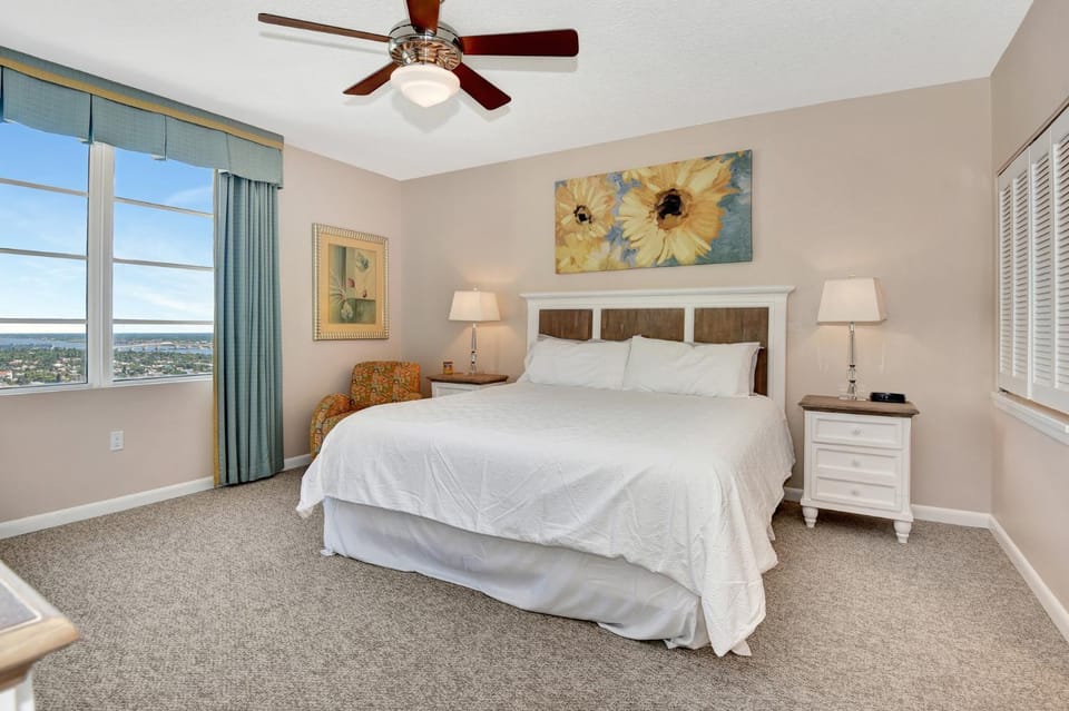 Bed, Bedroom, fireplace