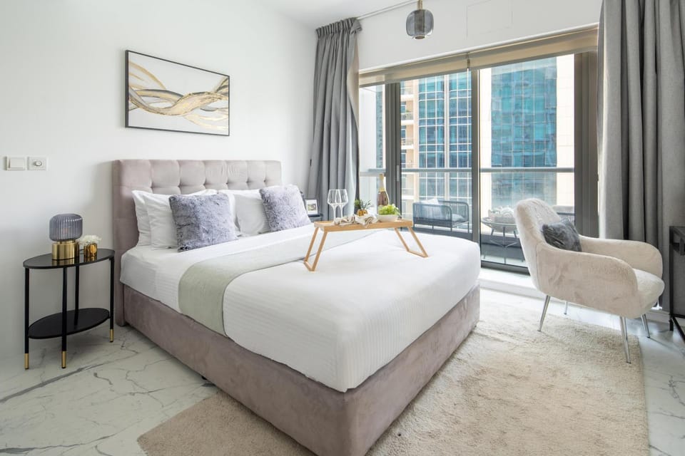 Bed, Living room