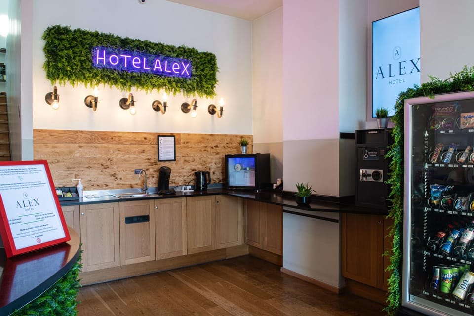 Lobby or reception, Communal kitchen