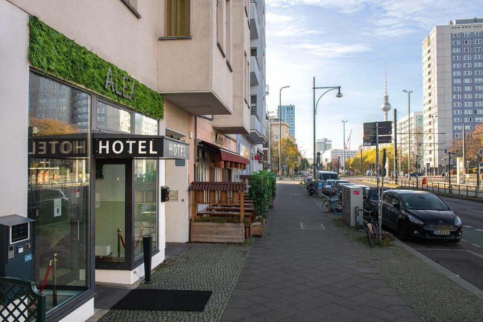 Property building, Neighbourhood, City view, Location
