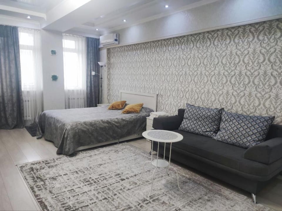 Bed, Seating area, Bedroom