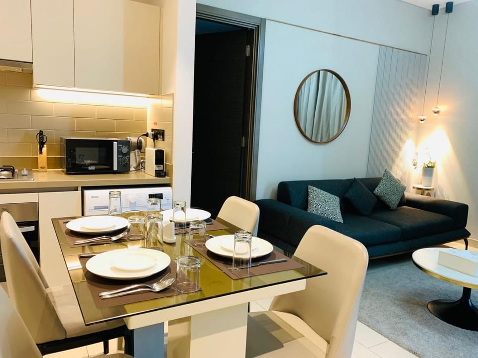 Living room, Dining area