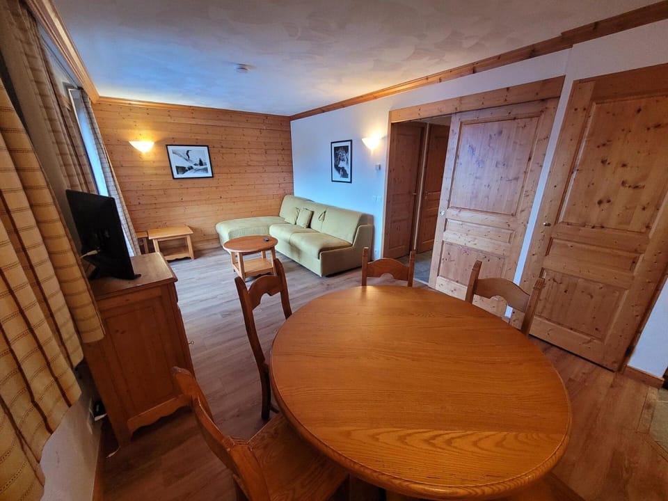Résidence Aspen - Appartement avec accès piscine et parking couvert MAE-4524 Apartment in Mâcot-la-Plagne