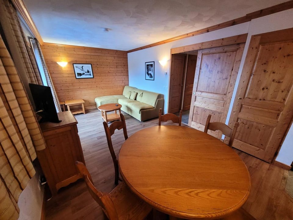 Résidence Aspen - Appartement avec accès piscine et parking couvert MAE-4524 Apartment in Mâcot-la-Plagne
