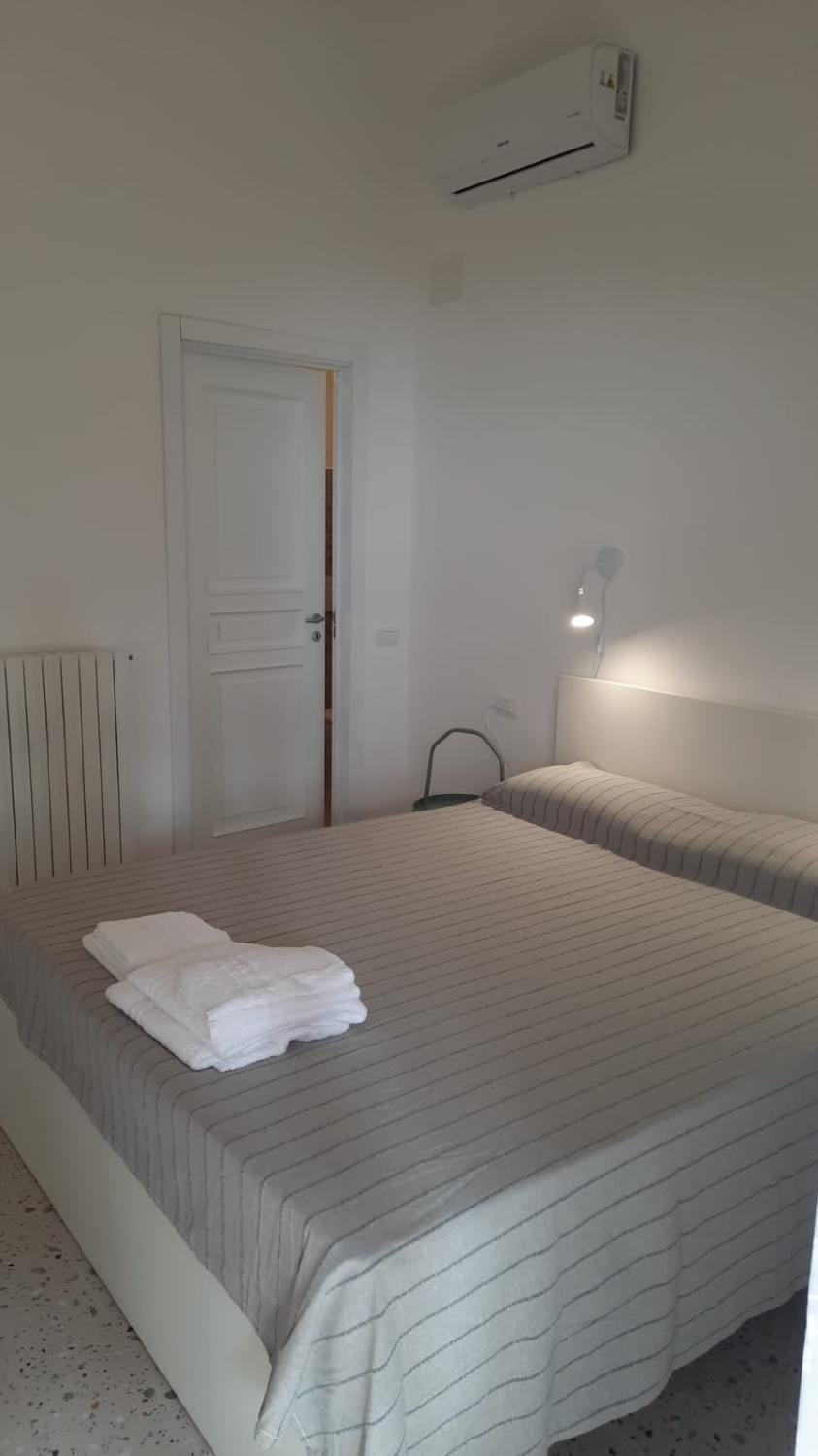 Il Porticato - Affittacamere Bed and Breakfast in Paola