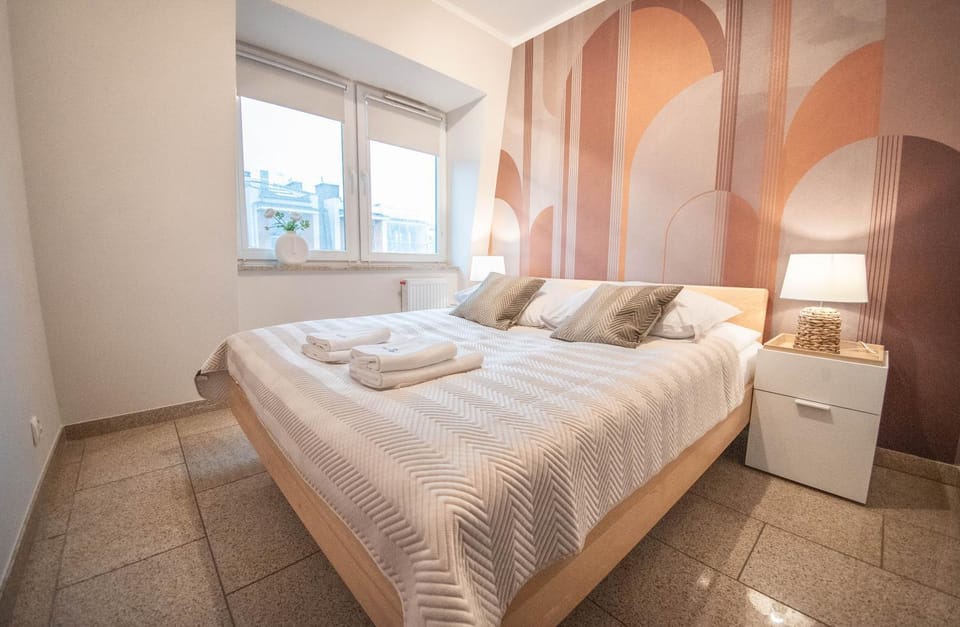 Bed, Photo of the whole room, towels