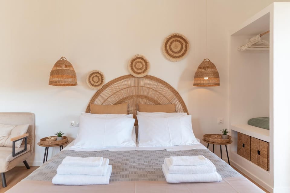 Stay with Maira at Harmony Apartment in Poros