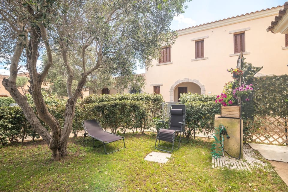 Villetta Girgolu House in Sardinia