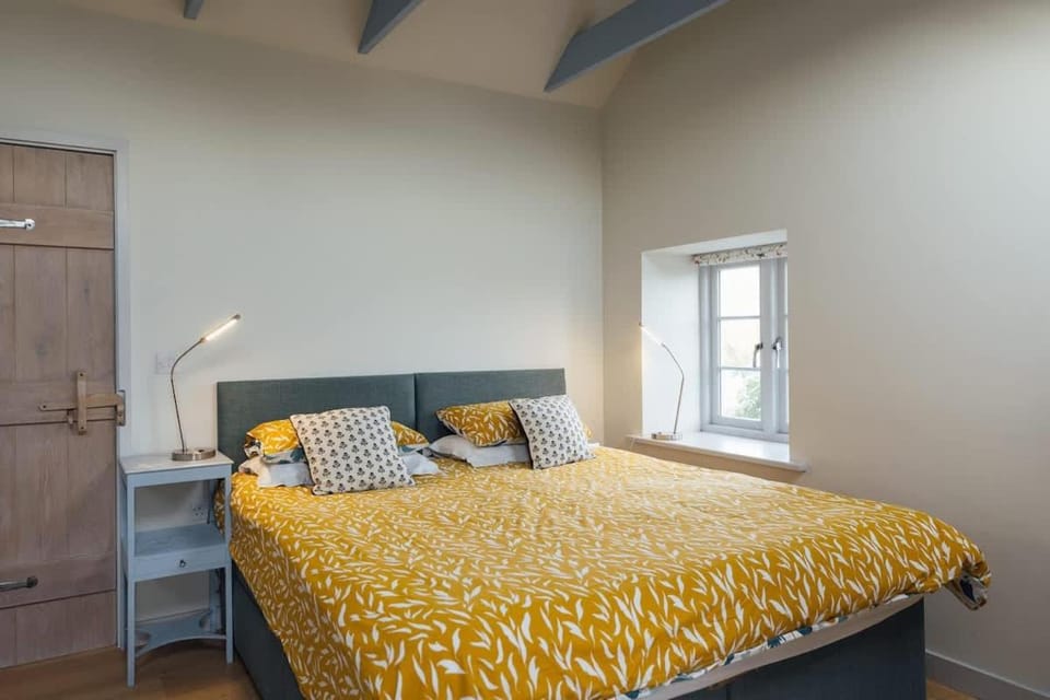 Converted Hay-loft with Stunning Countryside Views House in Nolton and Roch