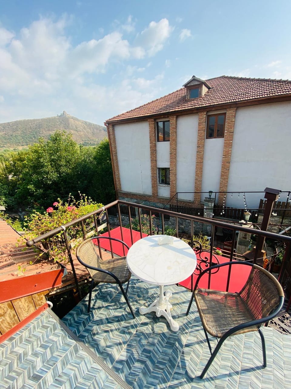 Day, Balcony/Terrace, Seating area, Mountain view
