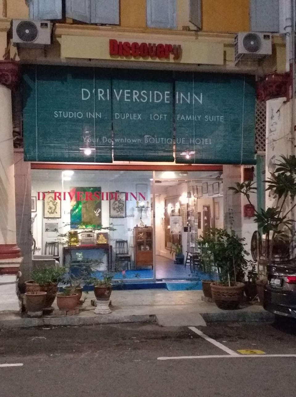 Facade/entrance