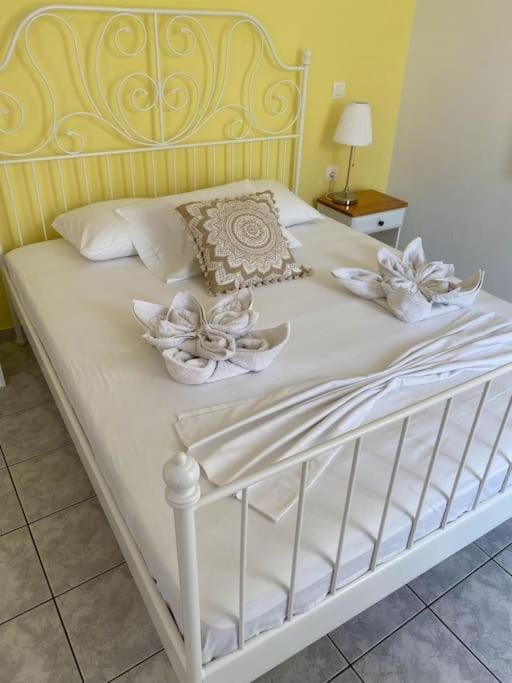 Hera Apartment, Town of Poros Island Apartment in Islands