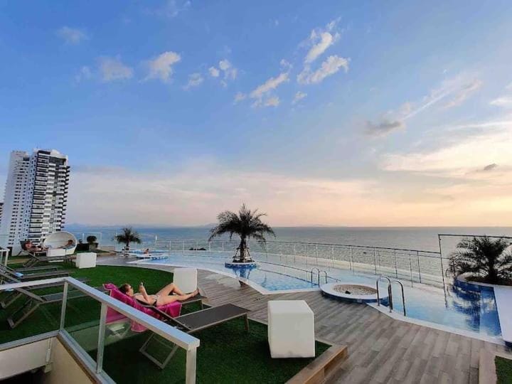 Pool view, Swimming pool