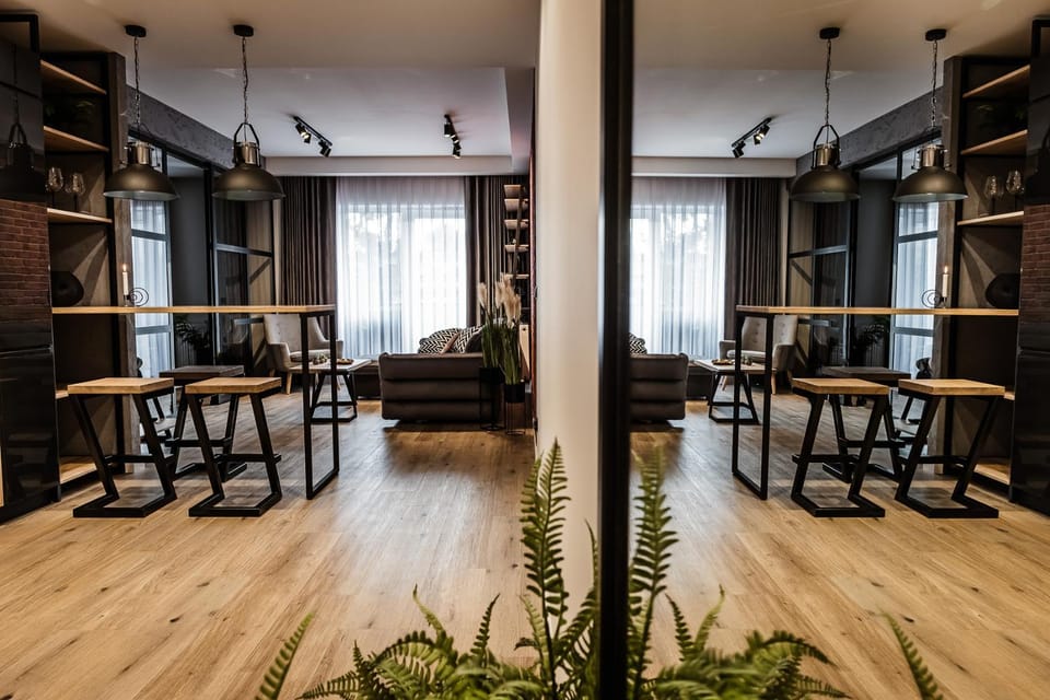 Seating area, Dining area