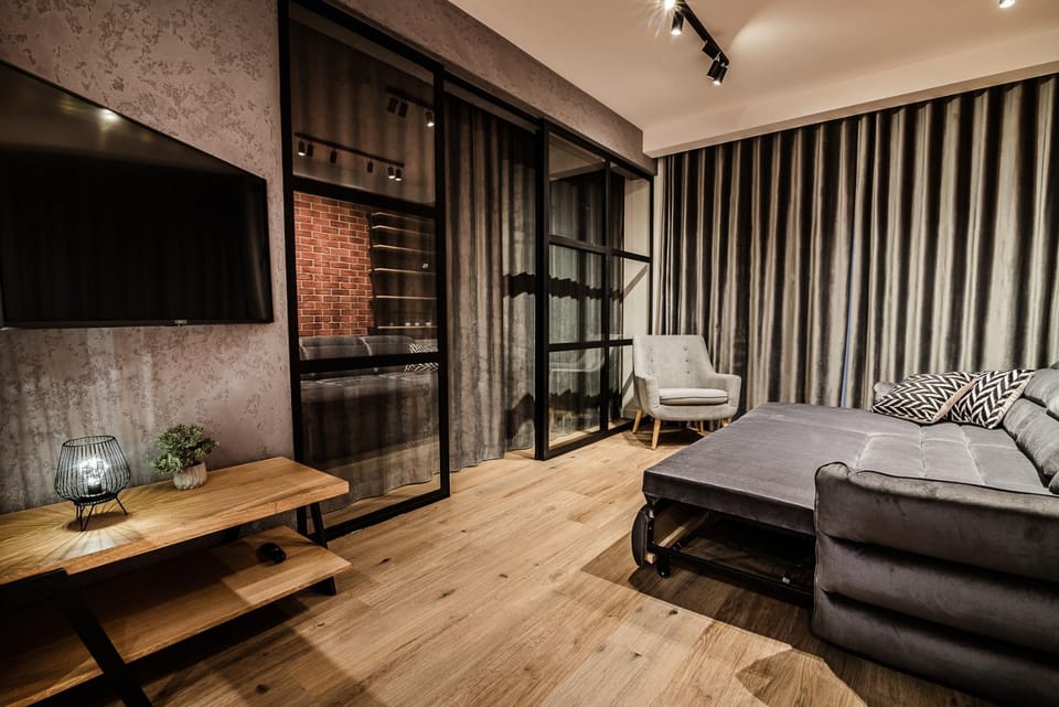 Communal lounge/ TV room, TV and multimedia, Living room, Photo of the whole room, Seating area, Evening entertainment