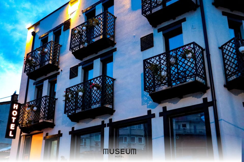 Property building, Facade/entrance, Day, View (from property/room), Balcony/Terrace, Balcony/Terrace, Lobby or reception, Location