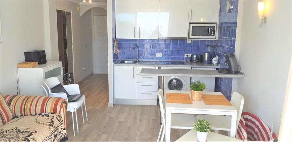 Dining area, kitchen