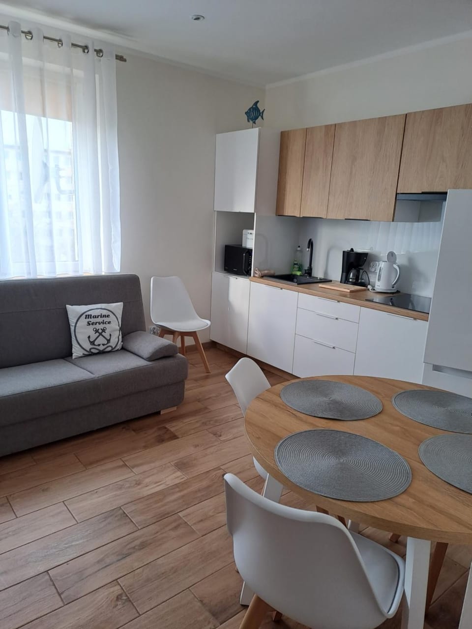 Kitchen or kitchenette, Living room