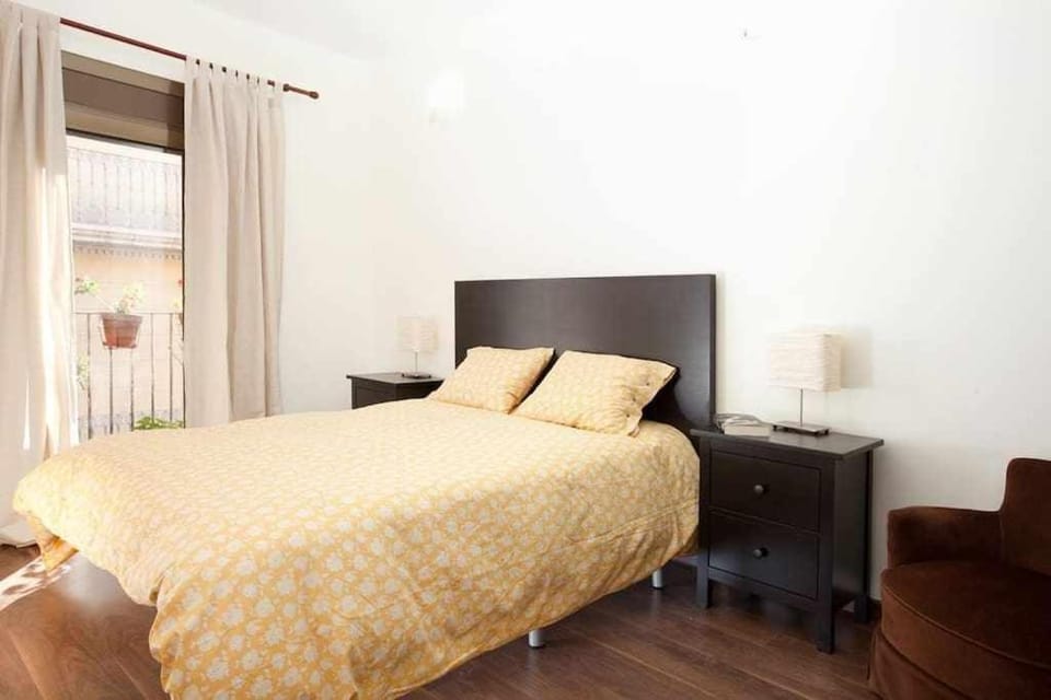 Bed, Photo of the whole room
