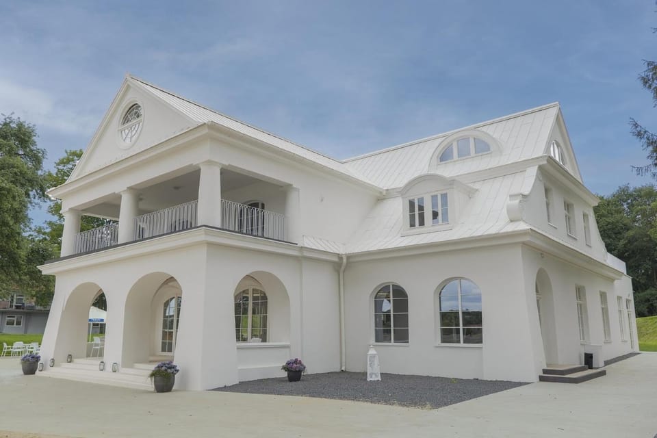 Property building, Day