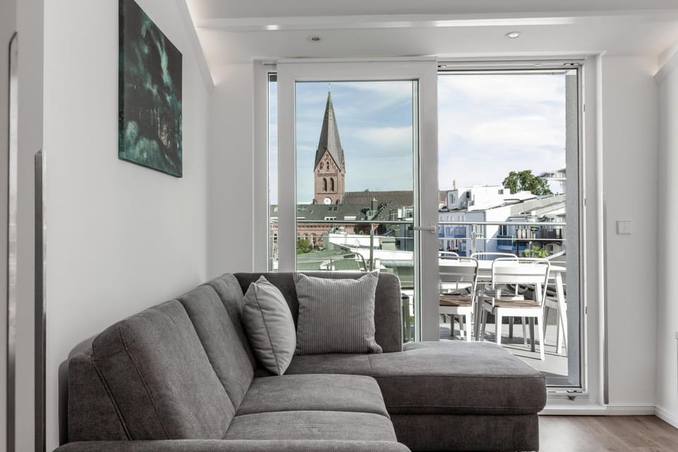 Living room, Photo of the whole room, Landmark view