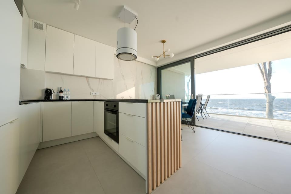 Kitchen or kitchenette, pet friendly, stove