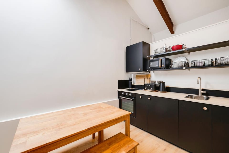 CoalShed Lofts - Groups -Exclusive Use Apartment in Bristol